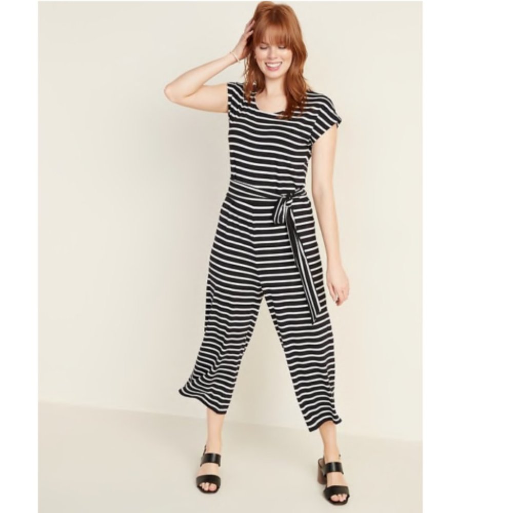 NWT Old Navy SS Tie Jumpsuit Wide Leg Medium